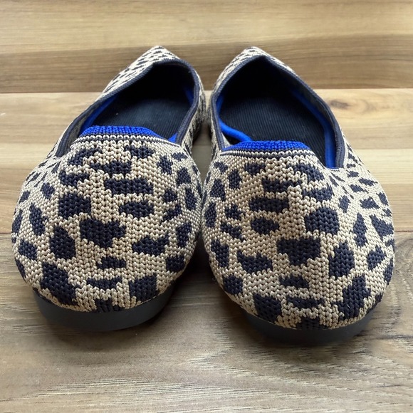 Rothys Spotted Leopard Point Flats Womens 8.5 Pointed Toe Slip On - Picture 7 of 11